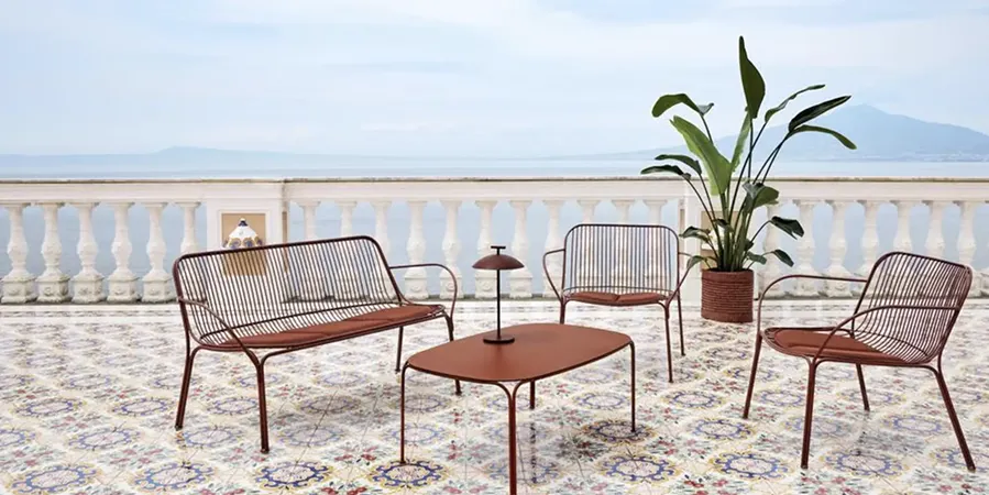 Arreda i tuoi spazi outdoor con l’eleganza di Kartell.