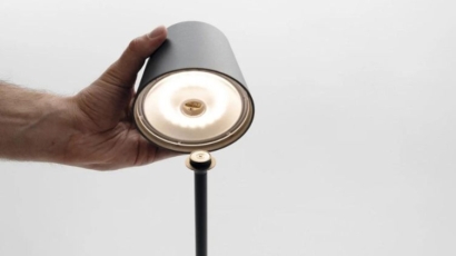 Come riposizionare il touch dimmer della lampada Poldina di Zafferano